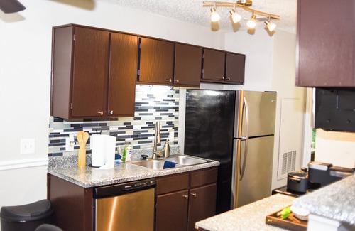 Grand Prairie Apartment | 10 Mins Away Cowboy/Ranger Stadium 1b/1b