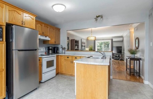 Dieppe House | 10 mins away from everything in Dieppe,NB