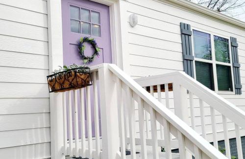 Candler-McAfee Apartment | Convenient Stay Near Downtown with Pet-Friendly Amenities