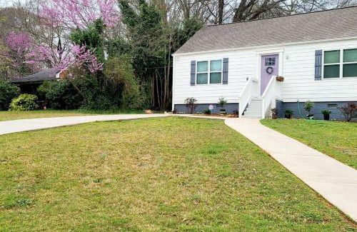 Candler-McAfee Apartment | Convenient Stay Near Downtown with Pet-Friendly Amenities
