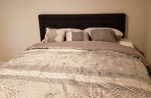 Abingdon House | Convenient Hotel Near APG with Spa & Family-Friendly Amenities