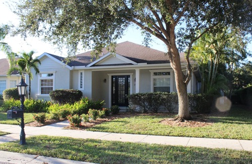 Rivendell House | Convenient Getaway Near Nokomis Beach with Great Amenities