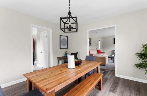 Birmingham House | Modern Stay Near Downtown – Pet Friendly in Magic City