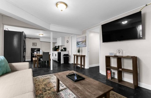 Birmingham House | 10 Mins to Downtown! Modern in Magic City- Unit B