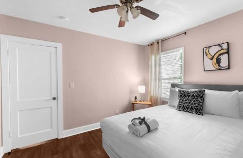 Shannon House | Conveniently Located Blushing Bungalow Near Legion Field