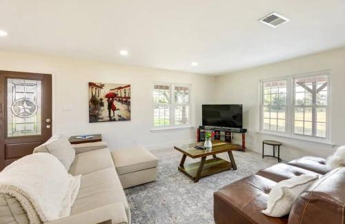Coupland House | Inviting Retreat in Coupland, Texas - Guest Rated 10/10