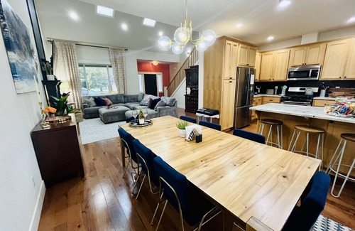 Eugene House | Perfect Getaway Near U of O with Hot Tub & Pet-Friendly!