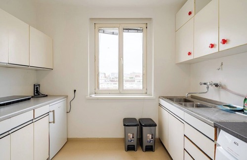 Favoriten Apartment | Convenient Hotel Near Wien HBF and Metro Station