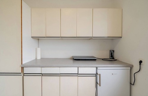 Favoriten Apartment | Convenient Hotel Near Wien HBF and Metro Station