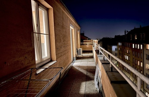 Favoriten Apartment | Convenient Hotel Near Wien HBF and Metro Station