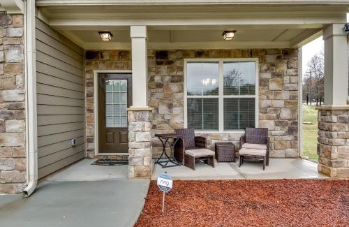 Cliftondale House | Discover Greywind Retreat: 4-Star with Office & Parking
