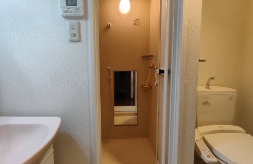 Naniwa Apartment | Conveniently Located Hotel Near JR Namba and Subway Access