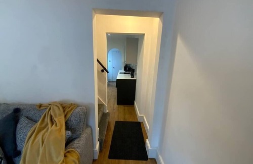Lincoln House | Convenient Stay Near Lincoln City Centre - Egon's House