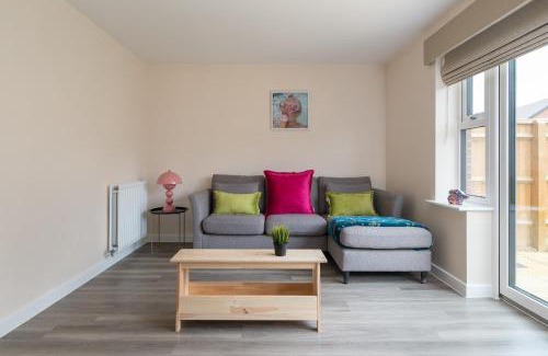 Milton Keynes House | 10 Minutes from Milton Keynes Bowl