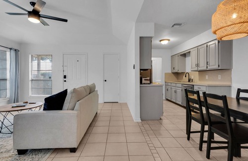 Fort Worth House | Conveniently Located Remodeled Home Near Fort Worth Attractions