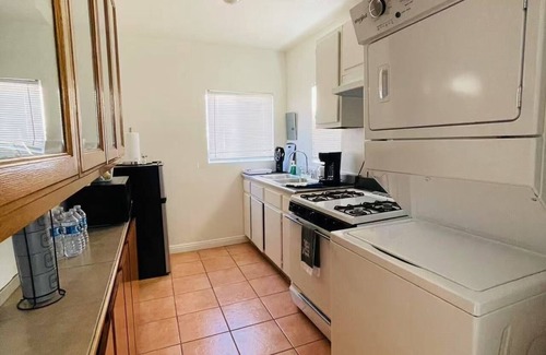 Central San Pedro Apartment | 10 minutes to beach from 754A 9th St, All Inclusive Coastal Town of San Pedro CA