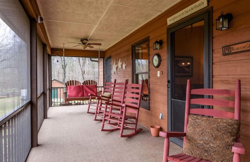 Wears Valley House | Pet-Friendly Retreat with Hot Tub, Game Room & Firepit