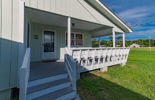 Wanchese Cottage | Convenient Access to Manteo and Nags Head Beaches