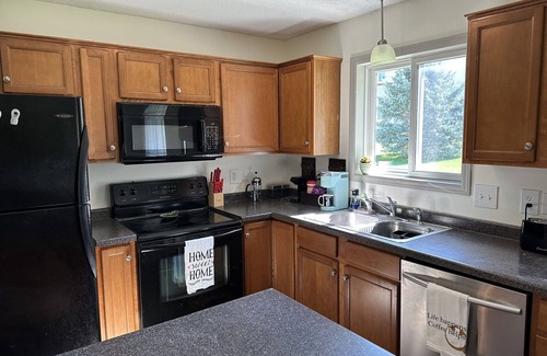 Byron House | Convenient Stay Near Mayo Clinic! Family-Friendly Duplex