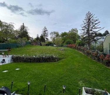 Liesing Apartment | 10 Minutes to S-Bahn I Garden Option I Wifi