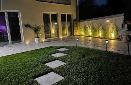 Liesing Apartment | 10 Minutes to S-Bahn I Garden Option I Wifi