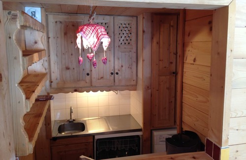 Les Avanchers-Valmorel Apartment | Ideal Family Retreat at Central Ski Resort with Pool Access