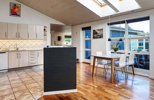 Kulhuse House | Ideal Holiday Home for 10 in Jægerspris with Pool