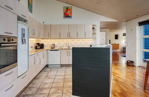 Kulhuse House | Ideal Holiday Home for 10 in Jægerspris with Pool
