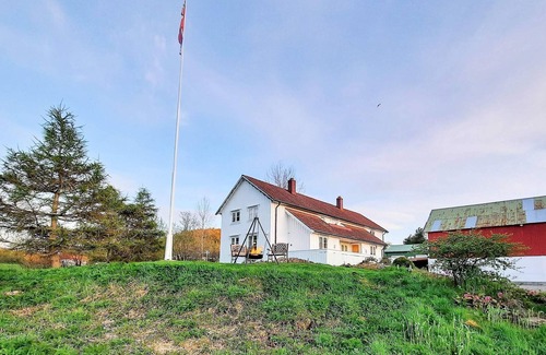 Bjugn House | Guest Rated 10/10: Oceanfront Holiday Home in Vallersund