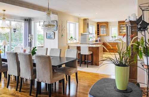 Klovedal House | Ideal Holiday Home for 10 in Beautiful Klövedal
