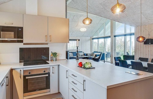 Olpenitz House | Spacious 10-Person Holiday Home in Hasselberg - Pet Friendly