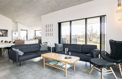 Nr. Lyngby House | Ideal Holiday Home for 10 in Løkken with Top Amenities