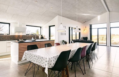 Nr. Lyngby House | Ideal Holiday Home for 10 in Løkken with Top Amenities