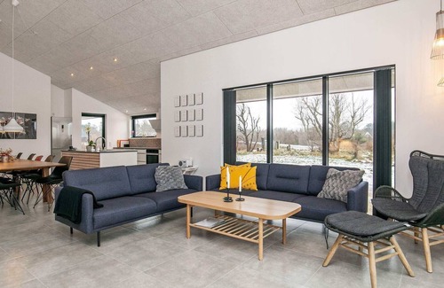 Nr. Lyngby House | Ideal Holiday Home for 10 in Løkken with Top Amenities