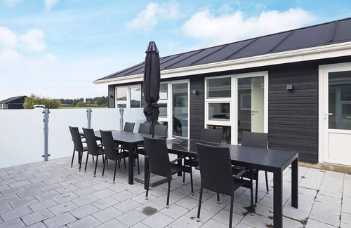 Grønhøj House | Spacious 10-Person Holiday Home in Løkken with Pool & Spa