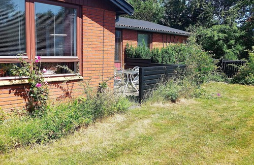 Aalbaek House | Spacious 10-Person Holiday Home with Ocean View in Ålbæk