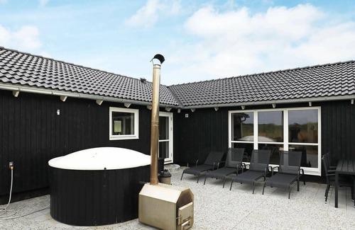 Hvorup Klit House | Spacious Holiday Home for 10 in Scenic Løkken