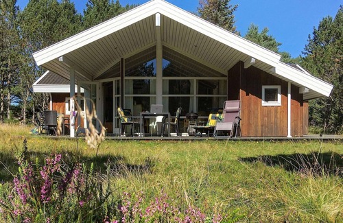 Aalbaek House | Perfect Holiday Home for 10 in Ålbæk with Spa & Breakfast