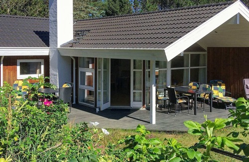 Aalbaek House | Perfect Holiday Home for 10 in Ålbæk with Spa & Breakfast