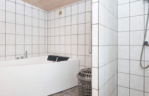 Lyngsbæk Strand House | Discover Holiday Home Ebeltoft XII - Family-Friendly Retreat