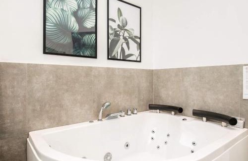 Nr. Lyngby House | Family-Friendly Holiday Home for 10 in Løkken, Guest Rated 10/10