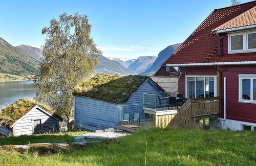 Jolster House | Pet-Friendly Holiday Home in Skeið i Jølster - Rated 10/10