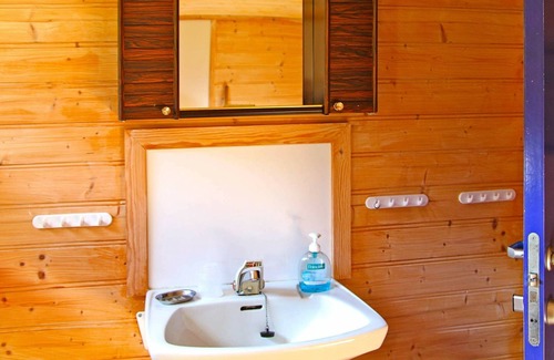 Gaular Municipality House | Spacious 10-Person Holiday Home with Pet-Friendly Amenities