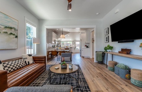 San Luis Obispo House | Stylish Craftsman Home in Downtown San Luis Obispo