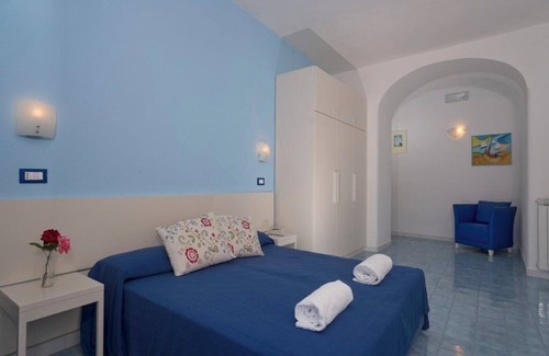 Forio Bed & Breakfast | Relaxing Retreat 5 Minutes from the Sea with Pool & Views