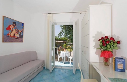 Forio Bed & Breakfast | Relaxing Retreat 5 Minutes from the Sea with Pool & Views