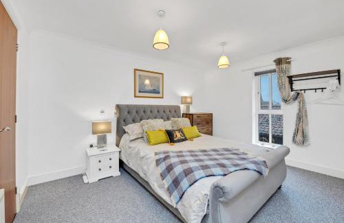 Bury St Edmunds House | Pet-Friendly Retreat at 10 St Edmundsbury Mews - Rated 10/10