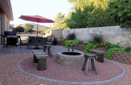 Kanab House | Unforgettable 10-Star Vacation Home with Ocean View & Pool