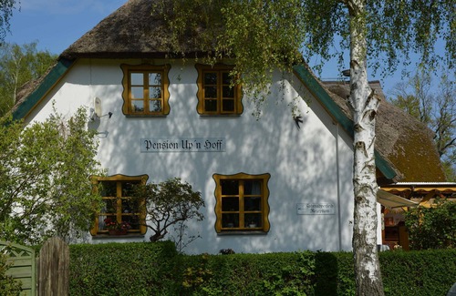Middelhagen Cottage | Discover Upn Hoff: Pet-Friendly Oceanfront Retreat