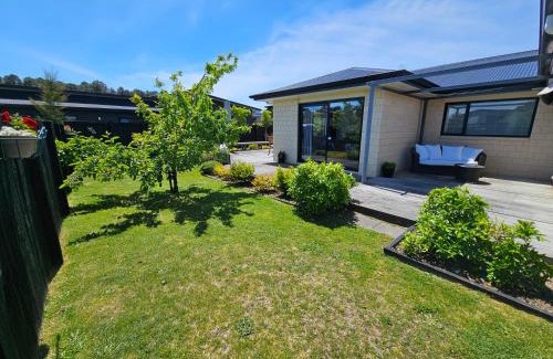Motuoapa House | Oceanfront Bliss at 10 @ Wai Matangi - Rated 9.5/10